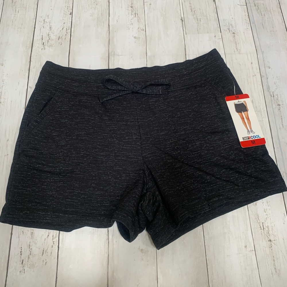 32 degrees Black/Dark Gray Pull on Fleece Shorts - Picture 2 of 11